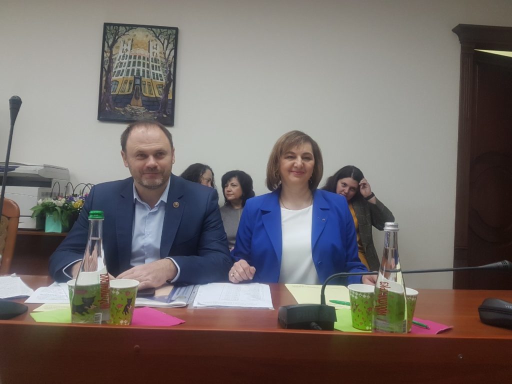 04.12.2019 Колектив кафедри вітає к.фарм.н., доц. Ольховську А. Б. з успішним захистом докторської дисертаціїта