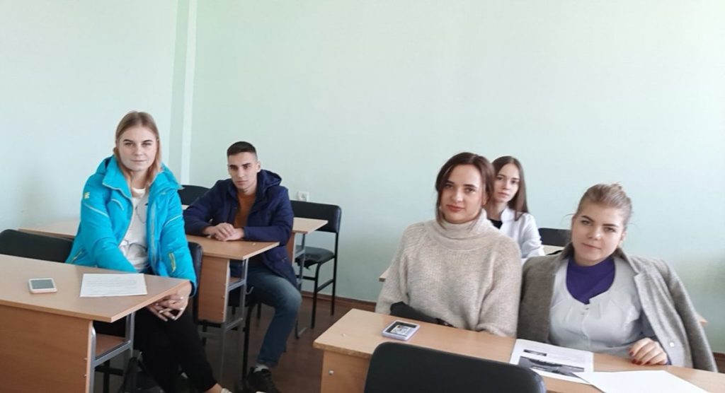 15.10.2019 р. Ознайомлення здобувачів вищої освіти з «Пам`яткою щодо попереджувальних заходів із адміністративних правопорушень серед студентів Національного фармацевтичного університету».