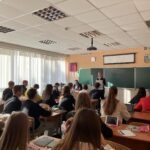 8 вересня 2021 р. Доц. кафедри ФММ Бондарєва І.В. відвідала ЗОШ № 162 (11-А та 11-Б класи)