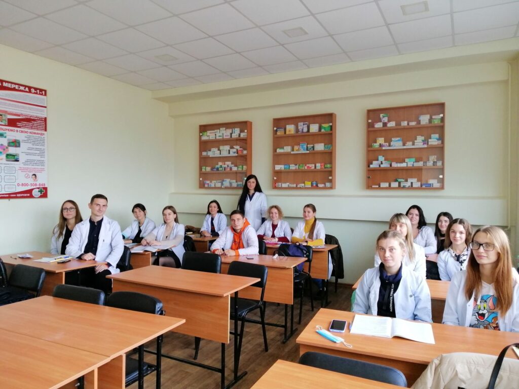 28 вересня 2021 р. асистент кафедри ФММ Чегринець А. А. провела бесіду стосовно протиепідемічних заходів, яких необхідно дотримуватися під час освітнього процесу 28 вересня 2021 р. асистент кафедри ФММ Чегринець А. А. провела бесіду стосовно протиепідемічних заходів, яких необхідно дотримуватися під час освітнього процесу