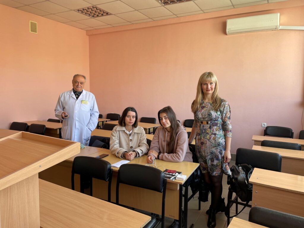 7 жовтня 2021 р. Куратор доц. Бондарєва І.В. провела бесіду для здобувачів вищої освіти 4 курсу спеціальності «Маркетинг» про техніку безпеки під час навчання в НФаУ 7 жовтня 2021 р. Куратор доц. Бондарєва І.В. провела бесіду для здобувачів вищої освіти 4 курсу спеціальності «Маркетинг» про техніку безпеки під час навчання в НФаУ