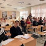 8 жовтня 2021 р. Доцент кафедри ФММ Бондарєва І.В. провела профорієнтаційну роботу серед учнів 10-Б класу ЗОШ №162 м. Харкова щодо підготовчих курсів на базі НФаУ «PHARM hub: підготовка до ЗНО-2022»