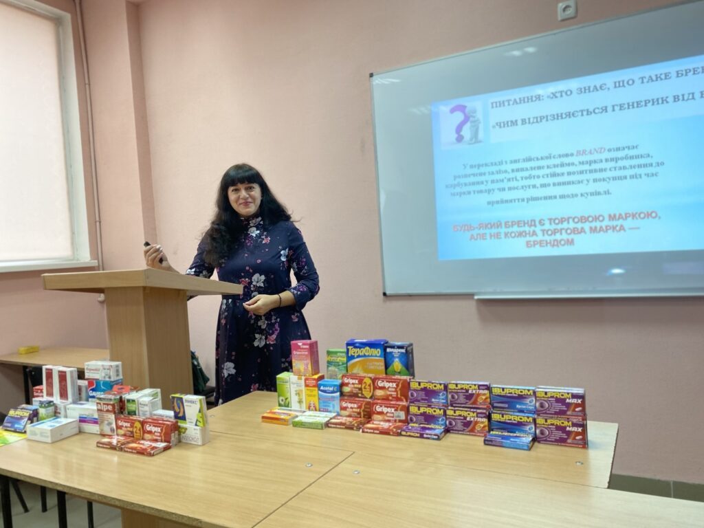 6 листопада 2021 р. співробітники кафедри ФММ доц. Бабічева Г.С. та доц. Малініна Н.Г. прийняли участь у заході «День відкритих дверей»