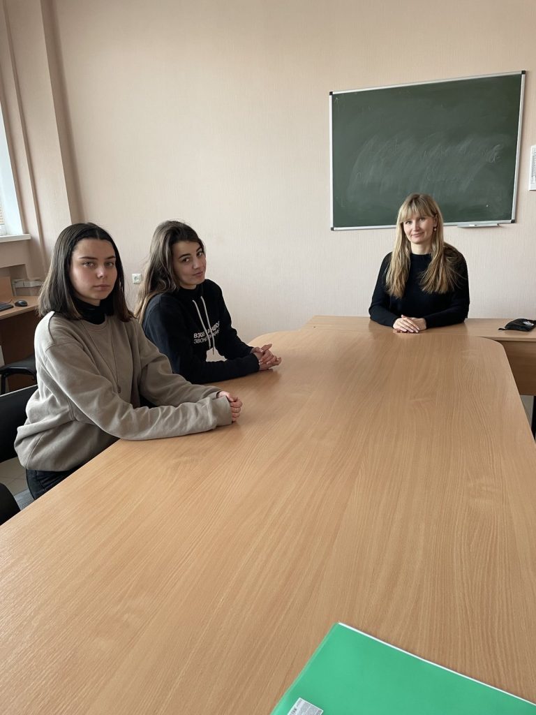 17 січня 2022 року Доцент кафедри ФММ Бондарєва І.В. провела бесіду про правила безпеки під час ожеледі для здобувачів вищої освіти 4 курсу спеціальності "Маркетинг" 17 січня 2022 року Доцент кафедри ФММ Бондарєва І.В. провела бесіду про правила безпеки під час ожеледі для здобувачів вищої освіти 4 курсу спеціальності "Маркетинг"