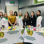 26 квітня 2025 року доценти ЗВО кафедри менеджменту, маркетингу та забезпечення якості у фармації Ганна Бабічева та Наталя Малініна взяли участь у Дні відкритих дверей Національного фармацевтичного університету та представляли освітню програму "Фармація"
